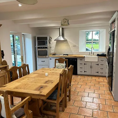 Wild Atlantic Way Historic House In The 2 Night Min * Burren