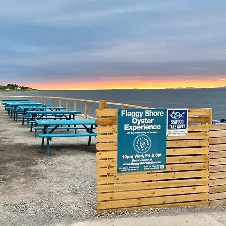Casa de Férias Wild Atlantic Way Historic House In The 2 Night Min Burren